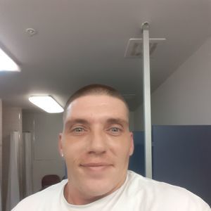 Meet your Posher, Damien